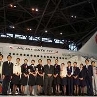 JALグループ、各部門の新制服を初披露した