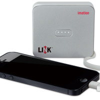 iPhoneなどのiOS機器に接続してデータ保存と充電が行える「LINK Power Drive」