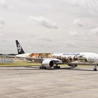 映画『ホビット』特別塗装機が成田空港に…ニュージーランド航空 画像