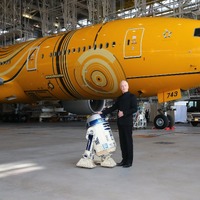 ANA、特別塗装機「C-3PO ANA JET」公開！アンソニー・ダニエルズも登場 画像