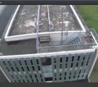 ドローンからの視点イメージ。建物の屋根や屋上の様子も安全かつ効率的に確認することが可能だ（画像はプレスリリースより）