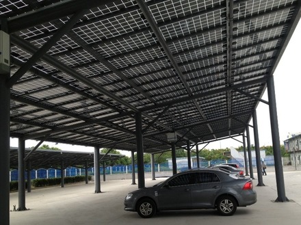 駐車場での太陽光発電事例