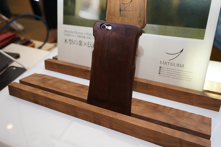 松葉製作所の木工加工技術を活かしたiPhoneケース