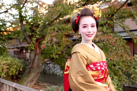 May J.、京都で舞妓姿を披露