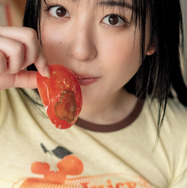 麻倉瑞季、愛らしさと肉感ボディのギャップが魅力！『週刊SPA!』の表紙グラビアに登場！