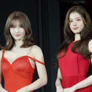 TWICE・MOMO＆SANAがレッドドレスでウォーキング、長谷川京子・山田優・三吉彩花らと豪華共演
