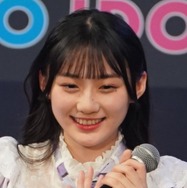 乃木坂46・川﨑桜、公式おにいちゃんに1st写真集プレゼント！