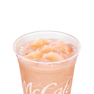 マクドナルド、初夏にぴったりな「もものスムージー」今年も登場！新作「マスカットスムージー」も27日より販売