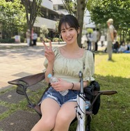 佐藤あかり、爽やかショートパンツ姿で連ドラ出演を報告！「今年1つの目標」