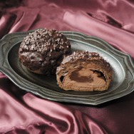 ローソンで世界のスイーツ旅！「ドバイチョコ風サンド」など8品が4週連続登場