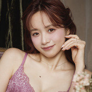 森香澄が新作ランジェリー着こなし！美谷間披露の新ビジュアルが公開に
