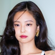 “ポロリ動画”騒動だけじゃなかった　BLACKPINK・ジェニー、日本で迎えた「最後のフェス」は波乱の一日に