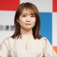 秋元真夏、さらに髪を短くした“ミニボブ姿”を公開！ 小倉優子もコメント