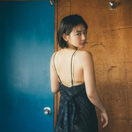 バスケ女子・すみぽん、1st写真集『offcourt』アザーカット第3弾「黒を纏うすみぽん」を公開