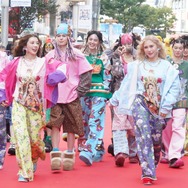 仲里依紗、37歳誕生日に夢が実現＆妹・れいなと渋谷で姉妹ランウェイ披露