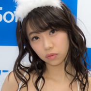 究極のHカップ・鈴木ふみ奈、ホルスタインビキニ姿を披露！