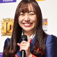 須田亜香里、斬新なベーコンエッグ衣装の「激レアオフショット」公開