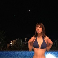武井玲奈、ビキニでスレンダーなミラクルボディを披露！