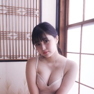 頓知気さきなのグラビア写真集が発売決定！5人の写真家とコラボ！