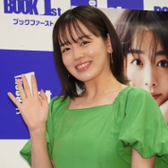 伊原六花、ビキニ姿でこだわりの腹筋披露「あっ、大人になったな」