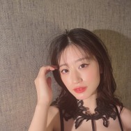 NMB48・上西怜、間もなく発売のスタイルブックからセクシーランジェリーのオフショ公開