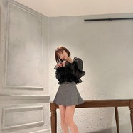 神部美咲、久々の「週末はミニでしょ」！ボブ＆ミニスカにファン注目