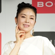 藤あや子、露天風呂だと思ったら…鯉が泳ぐ池だった