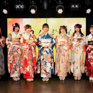 ＝LOVE、≠ME、≒JOYが合同成人式！振袖姿の成人式メンバーが「あいうえお作文」で成人の抱負も