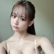 貴重なランジェリーショットも！NMB48・和田海佑、こぼれ落ちそうなバストが印象的なオフショット