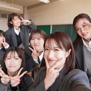 NMB48メンバー、新曲の制服オフショ続々公開！「やばい」「学校イチのマドンナ」