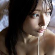 似鳥沙也加、旅館を舞台にセクシーカットの数々