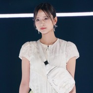 「めっちゃかわいい」乃木坂46・金川紗耶のノースリーブ＆美脚ショットにファン注目