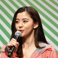 朝比奈彩のバイトでクリスマスケーキが倍売れた！当時のコンビニ店頭明かす