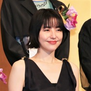 長澤まさみ、久々のインスタ投稿は“生脚すらり”の激レアショット！「えっ、美人過ぎ」「脚長っ」