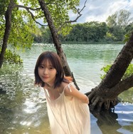 田中美久、谷間ちら見せワンピから大胆ビキニへ！ 2つの“みくりん”楽しめるオフショ投稿