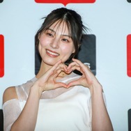 相楽伊織、奄美大島でのチューブトップビキニ姿に自信「いちばん笑顔で私らしさも出ている一枚」
