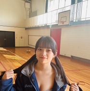 制コレ24・小森香乃、体育館×水着のグラビア撮！ 注目の16歳が“笑顔”と“美ボディ”で魅せる