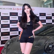 韓国の美しきレーシングモデル、“マネキン級”の長身スタイルに釘付け…「人形かと思った」絶賛続々【PHOTO】