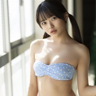 小森香乃、かわいさ全開のツインテ水着を披露！ 等身大の制服姿や体操着姿も…