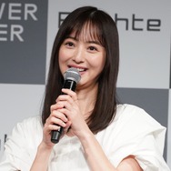 佐々木希、美脚すらりの“野球美女”に！ 美しきユニフォーム姿が話題「最高です」「スタイル抜群」