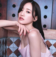 プロ雀士・中田花奈、5年ぶり写真集の表紙は「少し控え目に」！ 想像を掻き立てる艶カット公開