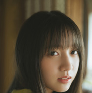 乃木坂46の6期生・海邉朱莉、ソログラビアに初挑戦！ 海辺で見せる“等身大の姿”を撮り下ろし