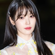 IU、“ダイヤで終わらない！”YouTube登録者5000万人宣言に世界が注目