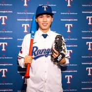 「憧れ」の大谷翔平を追って――“韓国のオオタニ”が高卒レンジャーズ入団を決めたワケ「二刀流に挑戦したい」