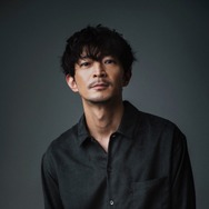 津田健次郎が朝ドラ『あんぱん』出演！ 「高知新報」で出会う人々のキャストが明らかに