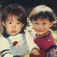 ファンモンと言えば「顔ジャケ」！新曲にファンキー加藤とモン吉の幼少期