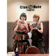 渡辺満里奈、“10年以上の推し”土岐麻子とツーショット！ 「お2人ともかわいい」