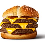マクドナルド、7か月ぶりに復活！大人気の「トリプル肉厚ビーフ」が6月4日から2週間限定で発売