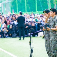 BTS・V＆RMの除隊現場レポート 日本やブラジルなど世界各地のARMY集結、2人の兵役終了を祝福！
