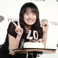 上坂樹里が20歳の誕生日に写真集発売!「20歳は朝ドラの撮影を頑張りたい」